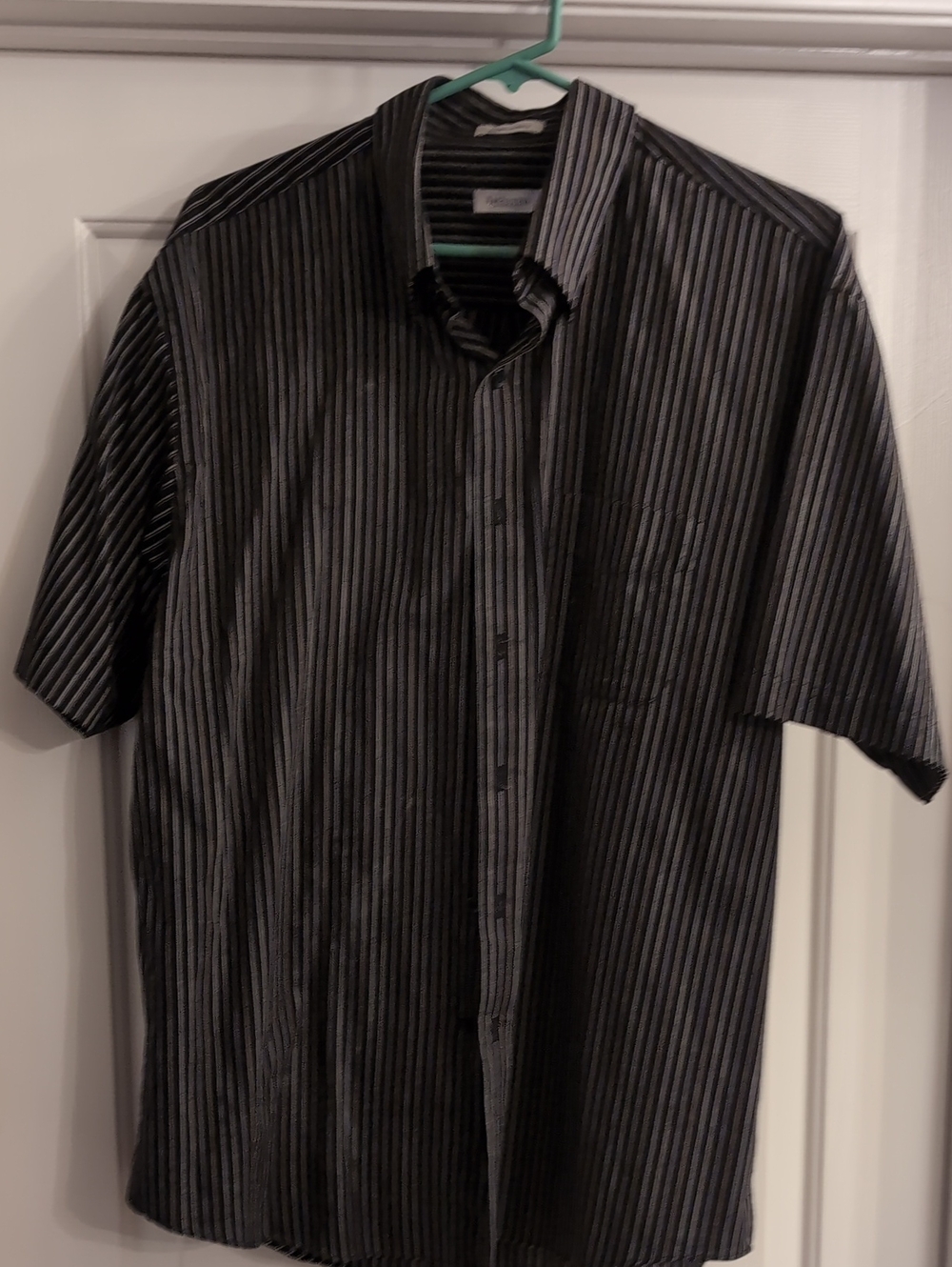 Van Heusen Black and Gray Striped Short-Sleeve Button-Down Shirt